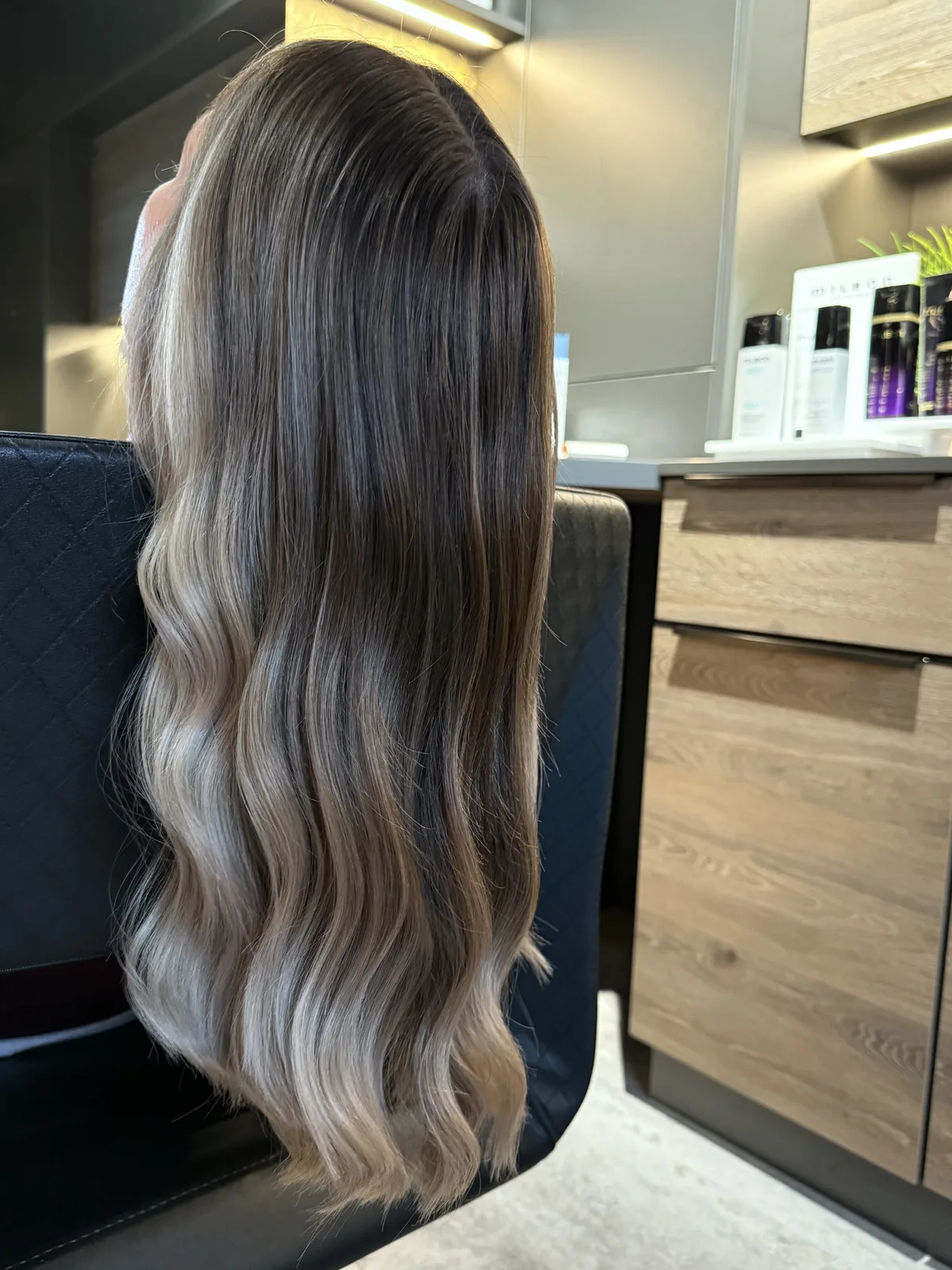 Balayage auf dunkler Basis mit hellen Längen