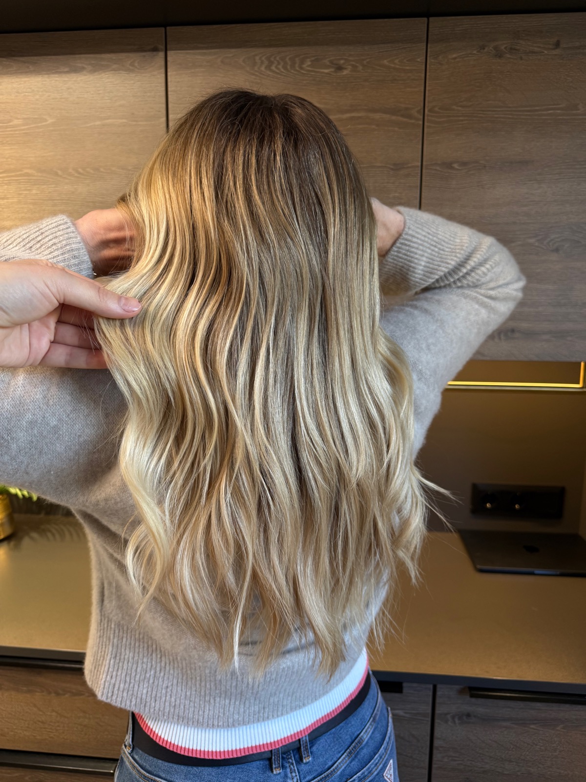 Warmes, dimensionales Blond – Balayage aus meinem Privatsalon