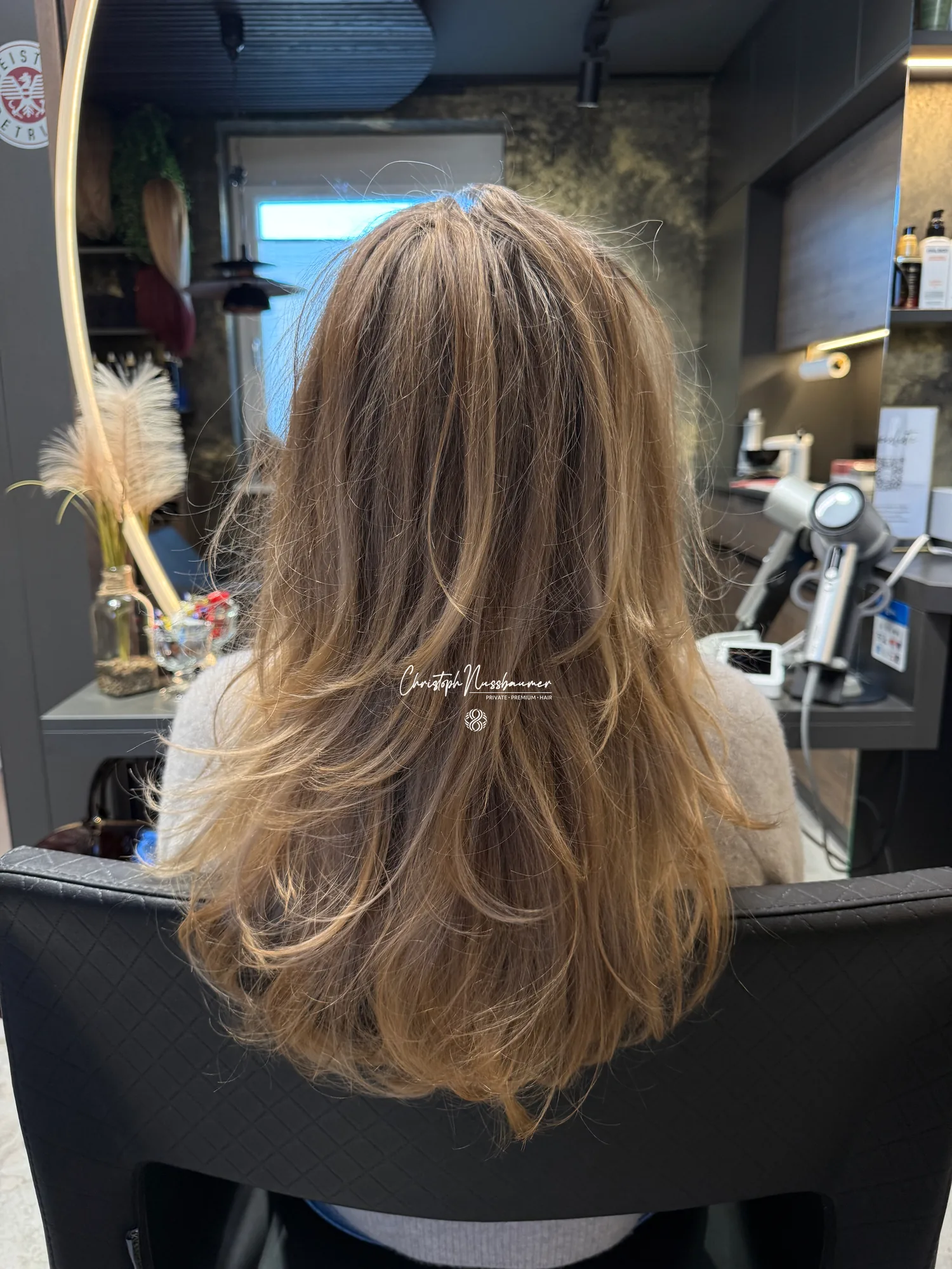 Vorher – nachgedunkeltes Blond mit unruhigem Ansatz