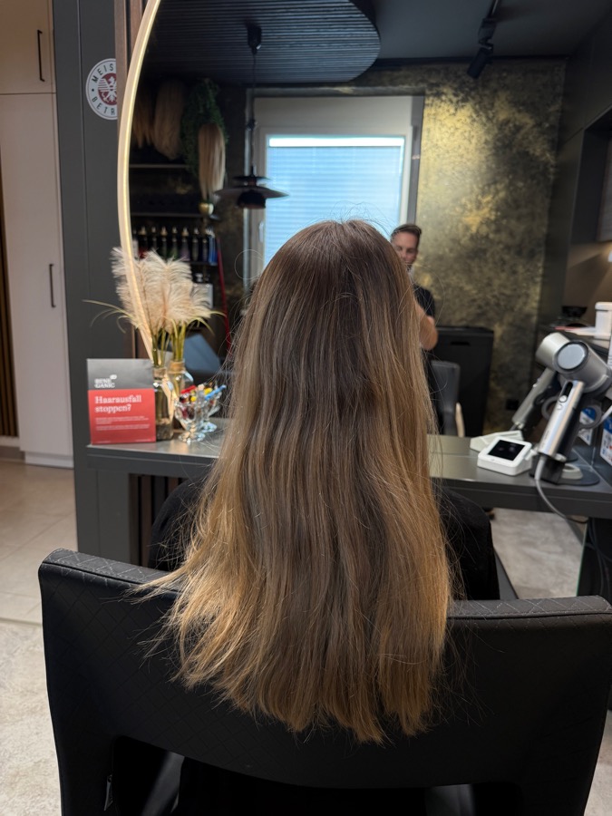 Vorher – herausgewachsenes Blond